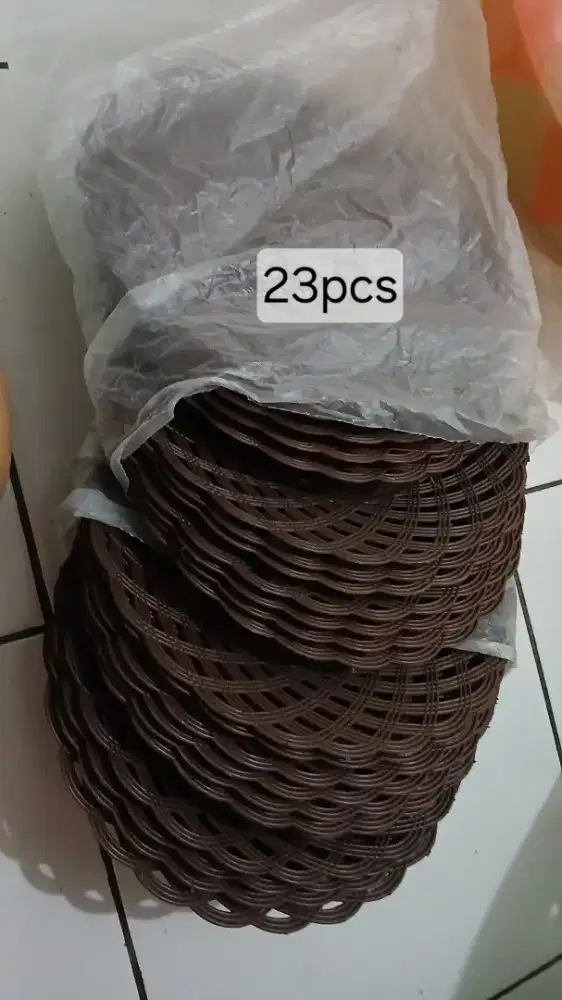 Piring rotan  plastik
