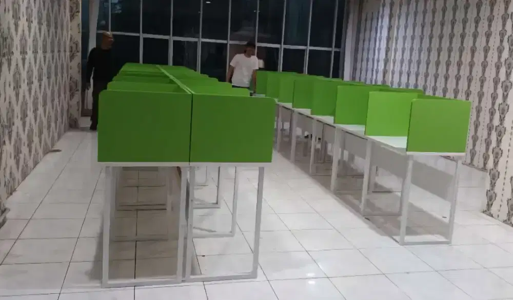 Meja Partisi Kantor / Meja Kubikal / Meja Sekat