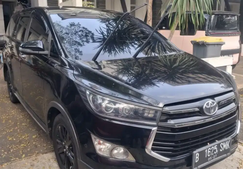 Toyota Innova Venturer 2.4 Diesel AT 2018