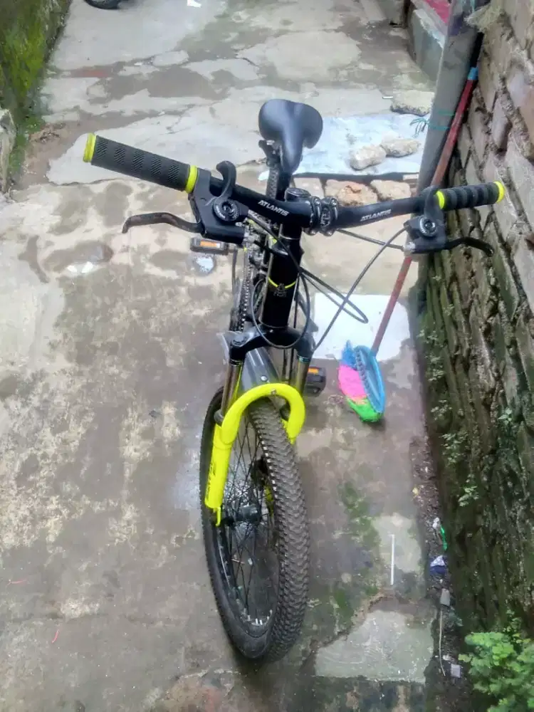 Sepeda MTB Atlantis ukuran 20