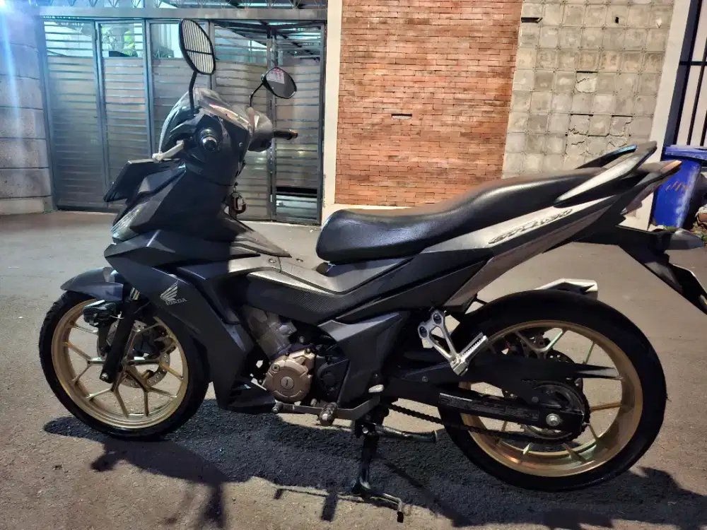 Jual motor supra GTR 150cc