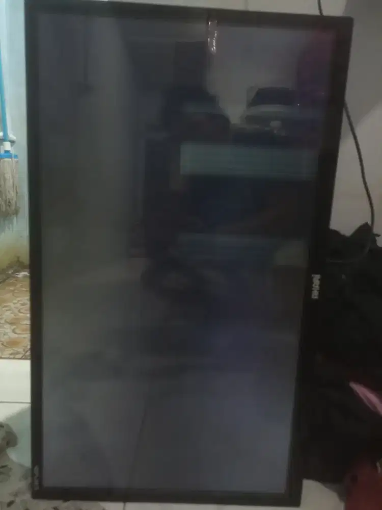 tv bekas 32in rusak