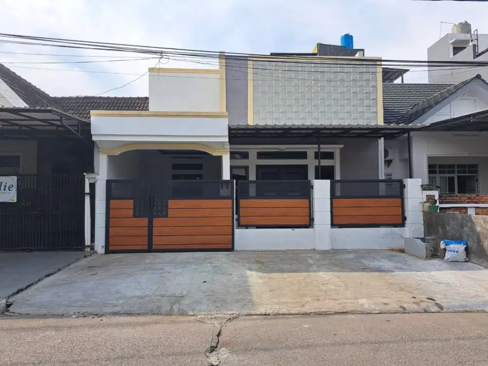 Rumah 1 Lantai 3 Kamar Hadap Selatan di Medang Lestari