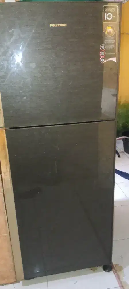 kulkas Polytron