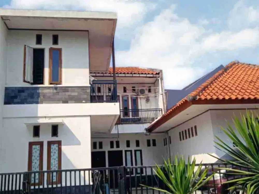 rumah induk + kos2 an ( BU) murah di griya loka BSD