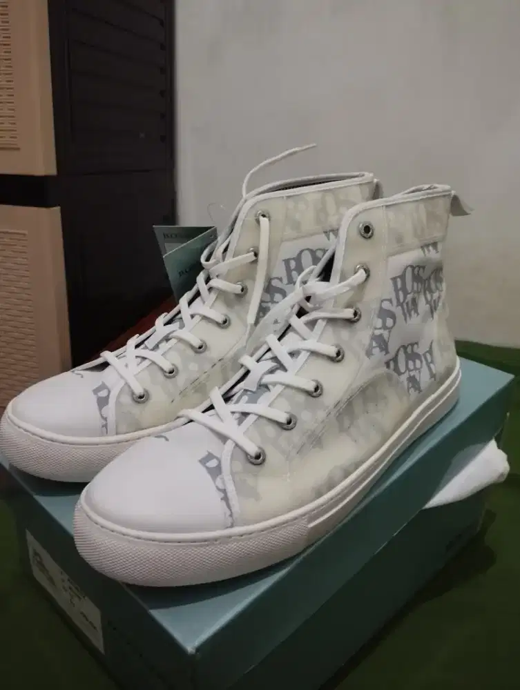 sepatu boss way