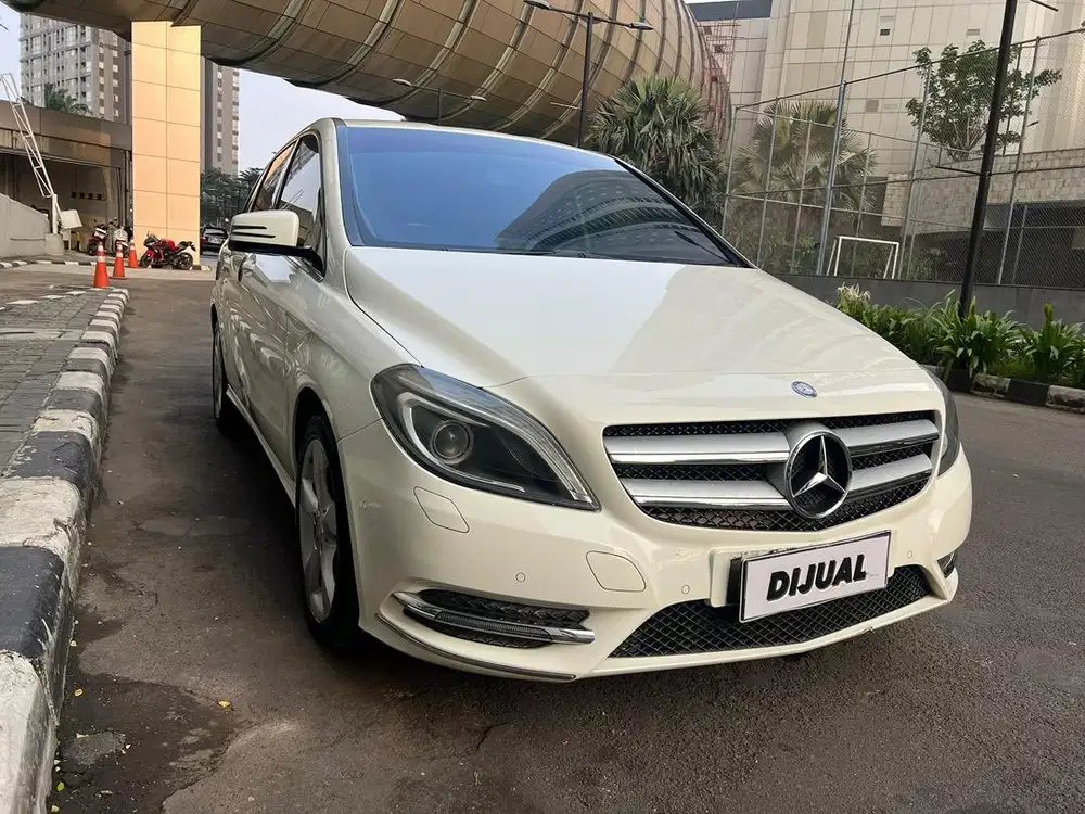 KM 50ribu! Mercedes Benz B200 B 200 Sport AT Putih White 2013