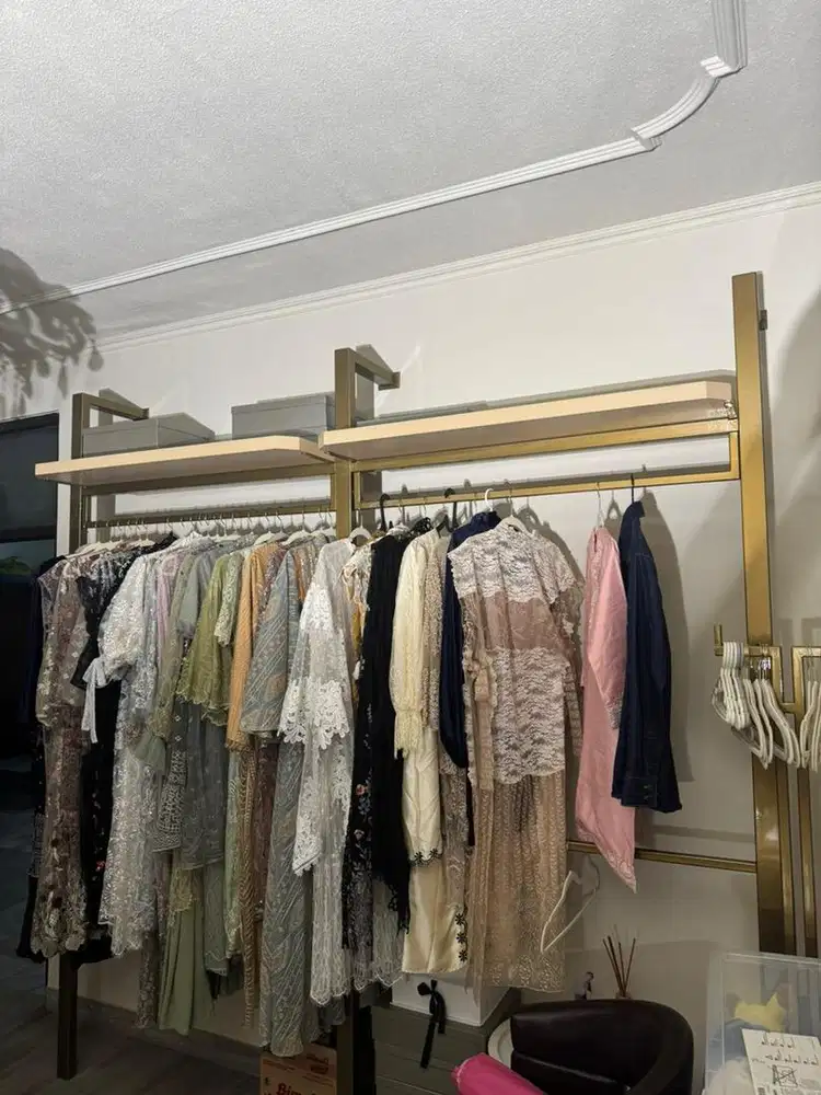 DIJUAL RAK BAJU UNTUK BUTIK