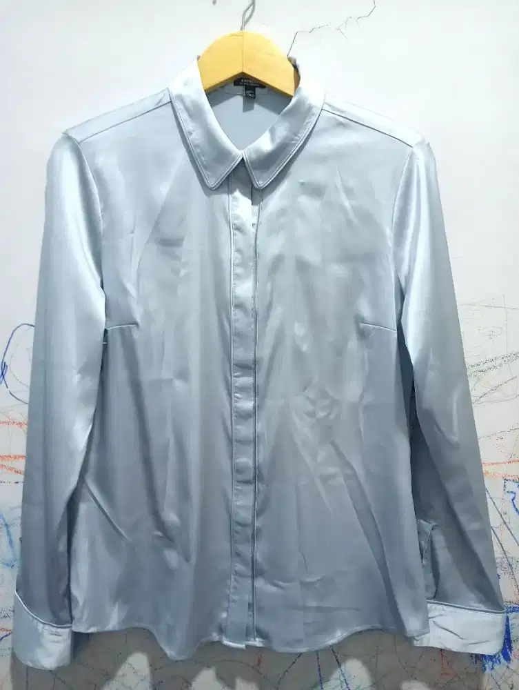 Kemeja wanita brand express