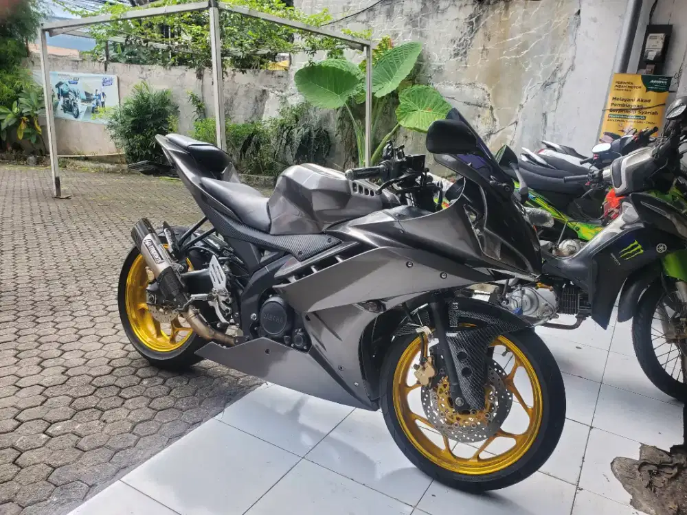 YAMAHA R15V2 2016 - KM RENDAH