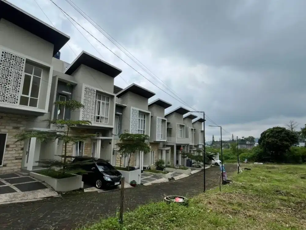 Villa Mewah Selangkah ke BNS dan Jatim Park Lokasi Emas Wisata Batu