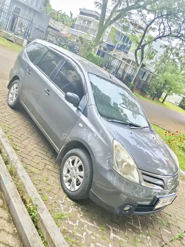 Grand Livina SV 2011