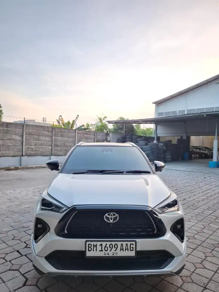 Yaris cross hybrid 2023 matic. Km 9rb antik