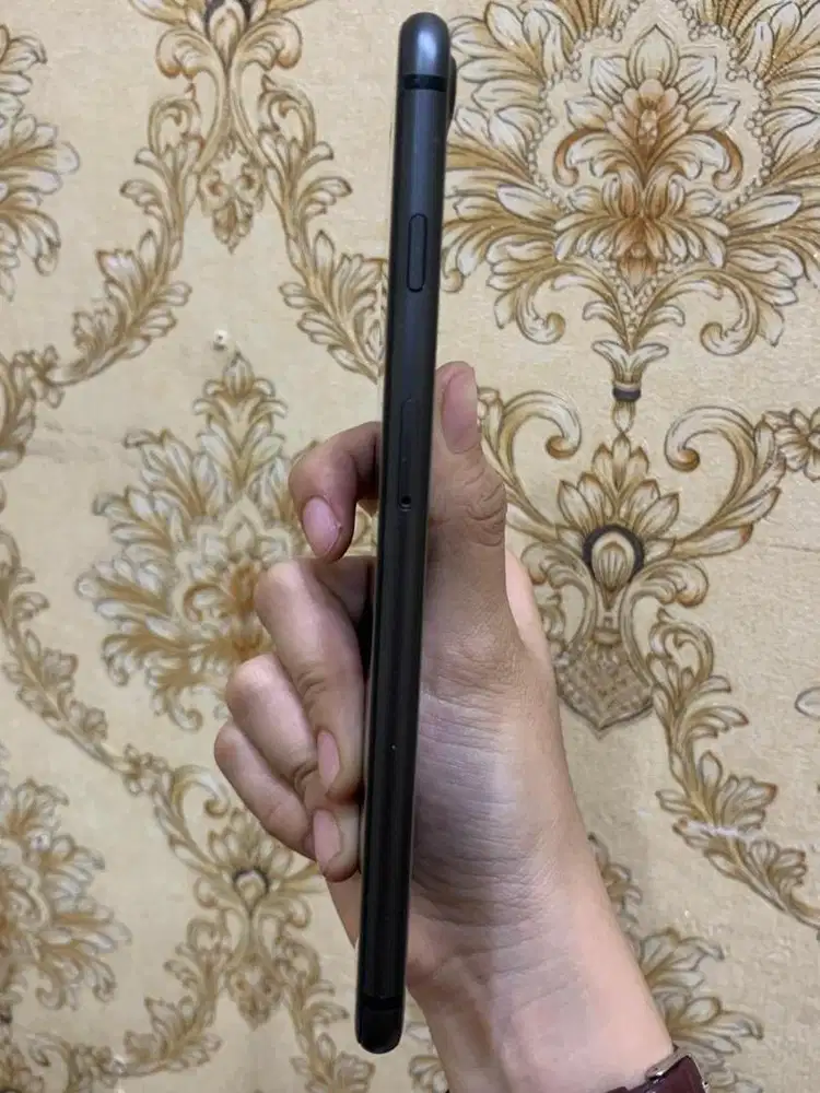 iphone 8 plus 64gb ex inter bagus