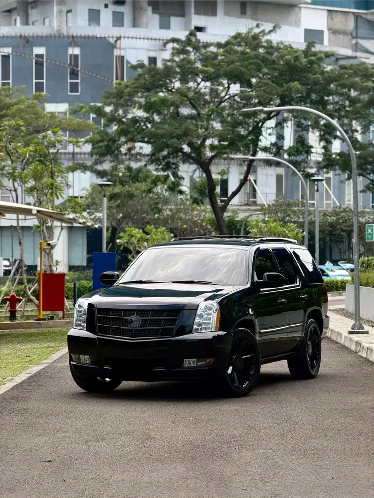 CASH Cadillac Escalade Platinum 2011 FACELIFT LIKE NEW