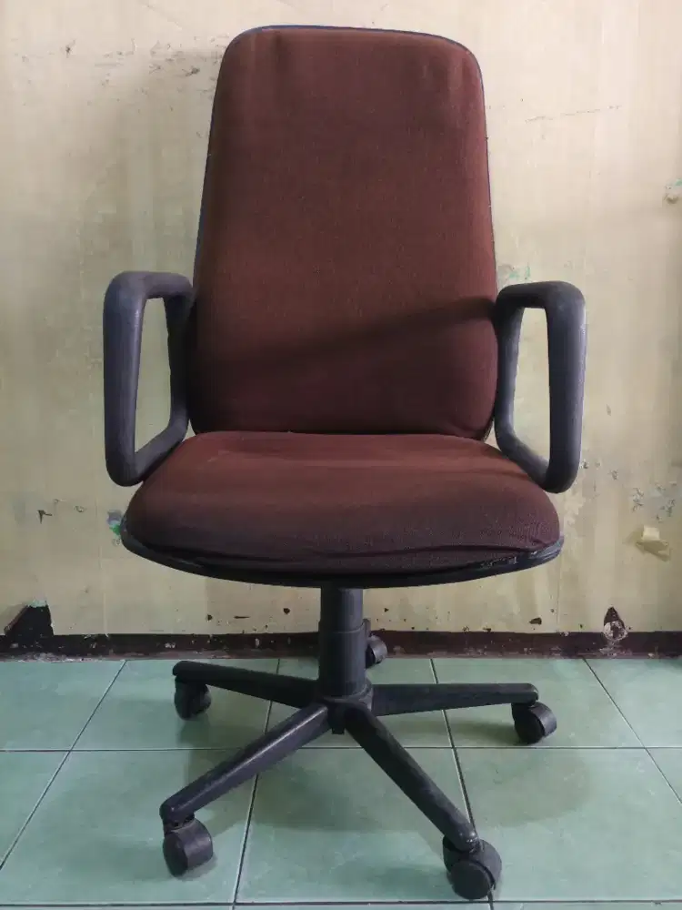 KURSI KANTOR SANDARAN TINGGI
