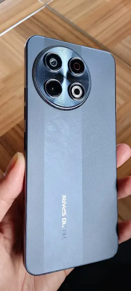 Tekno spark 30 pro hitam ram 8/128 GB stereo dolby Atmos 108 mp kamera