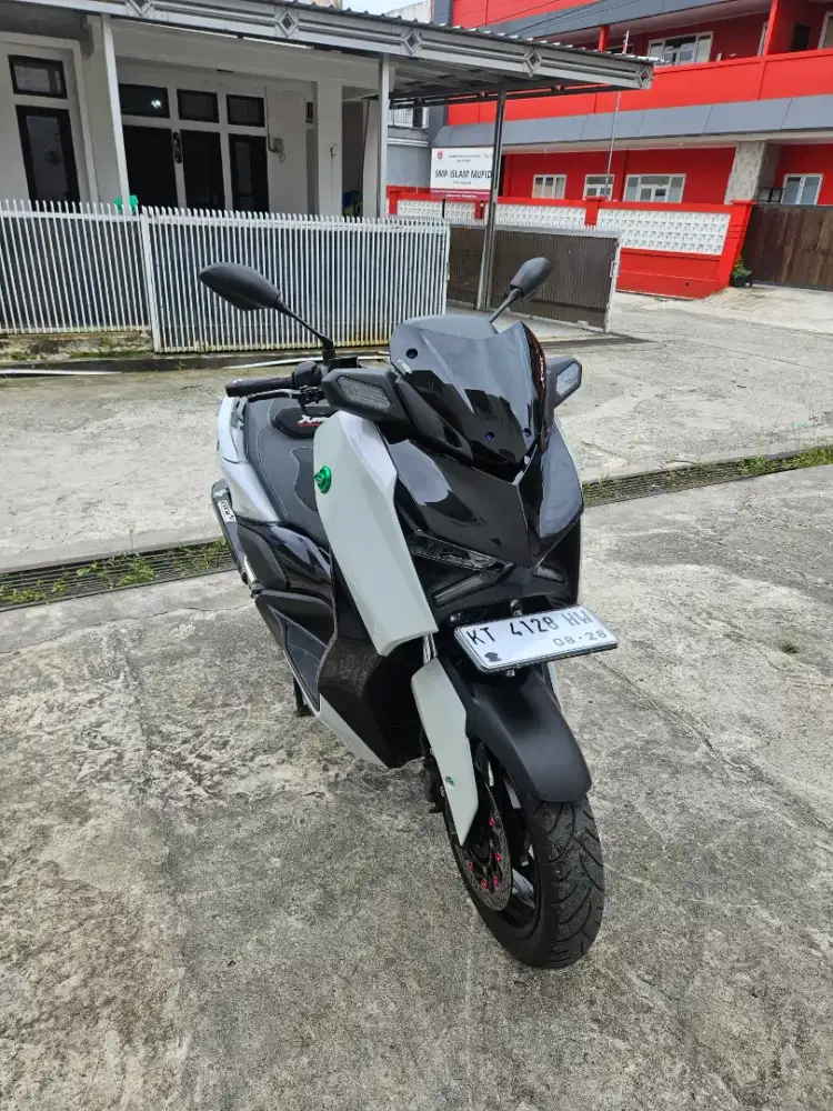 Xmax connected 2023