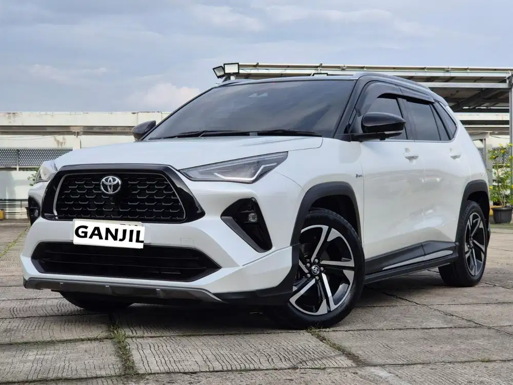 (Odo 20rban) Grezz Yaris Cross GR Hybrid TSS Two tone AT 2023 Tgn1