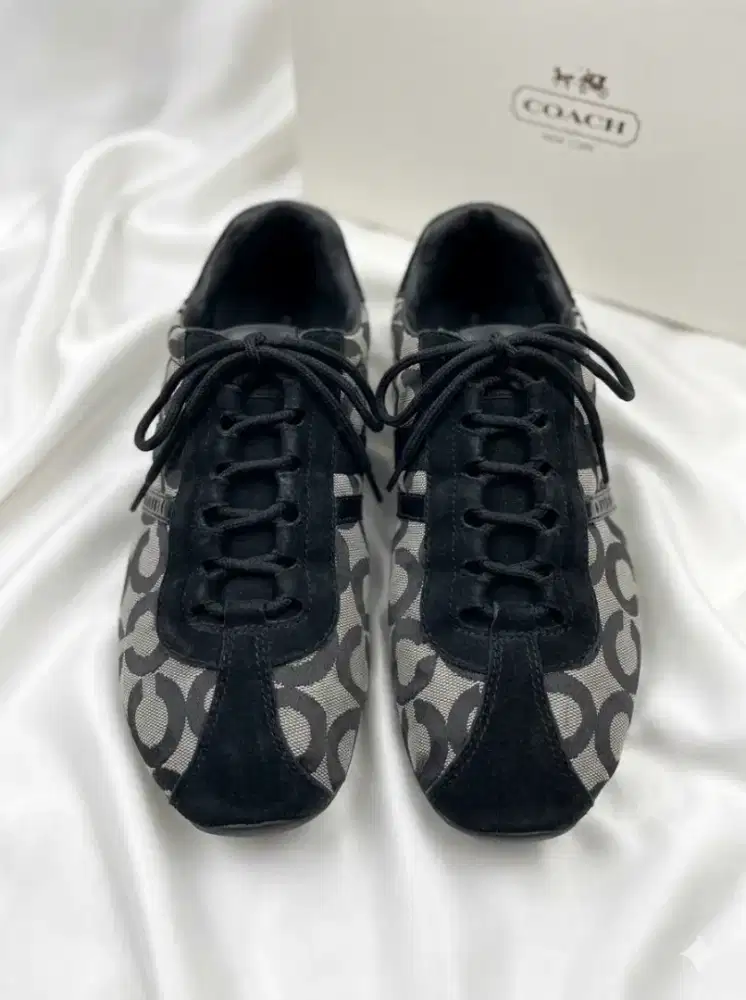 Sepatu preloved, sepatu, sepatu branded, sepatu seken, sneaker
