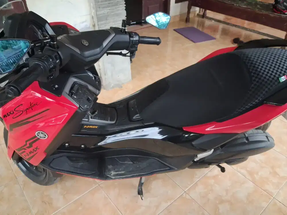 Jual Nmax neo baru 8 bulan pemakaian
