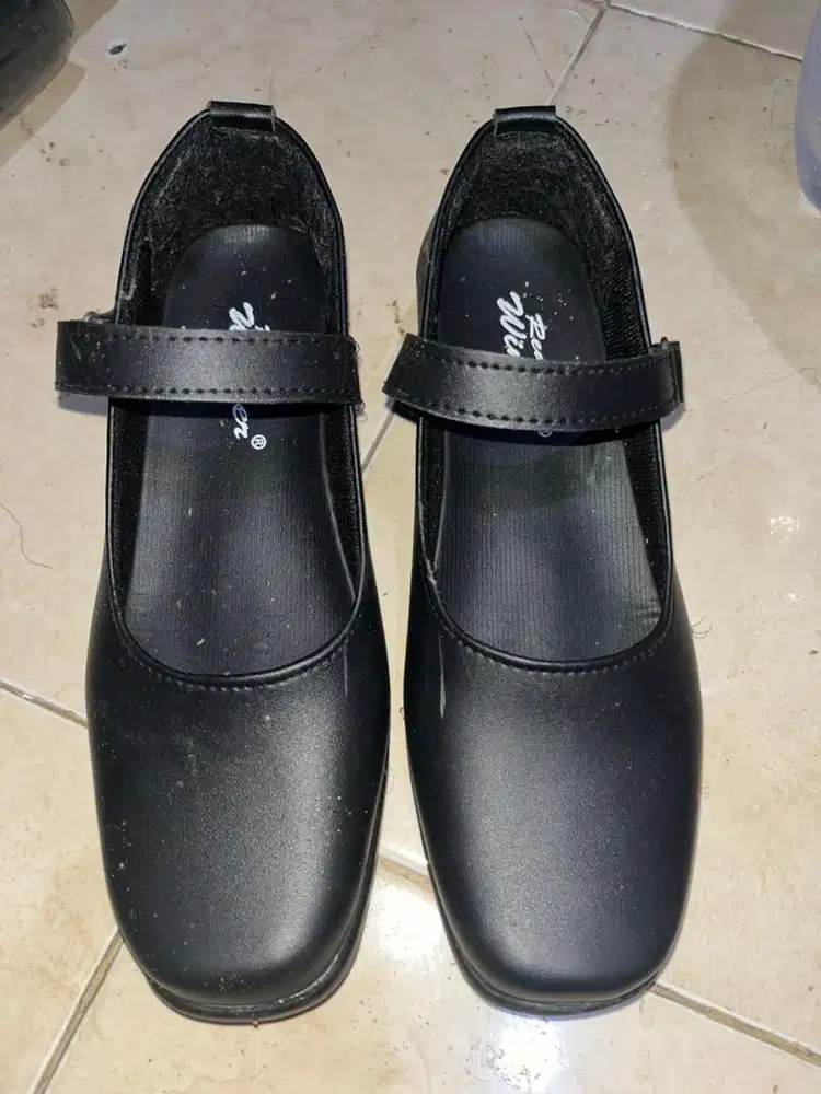 Sepatu Pantofel