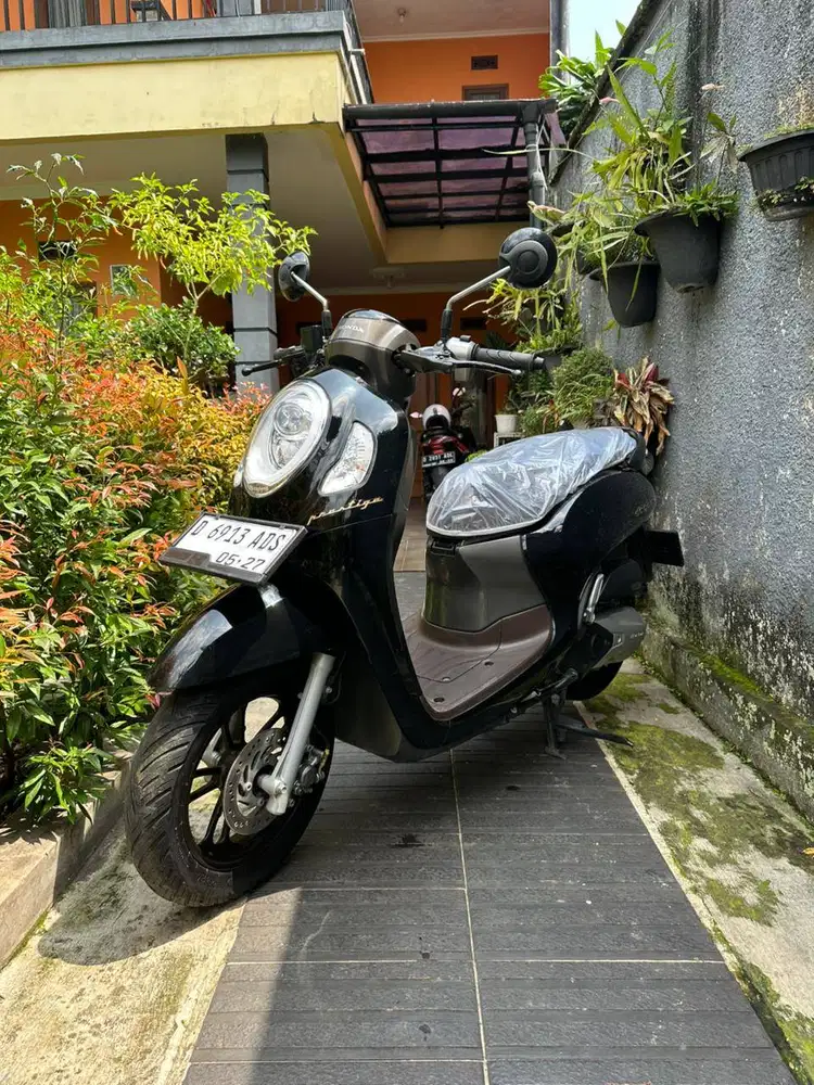 Scoopy Prestige 2022 / Scoopy 2022