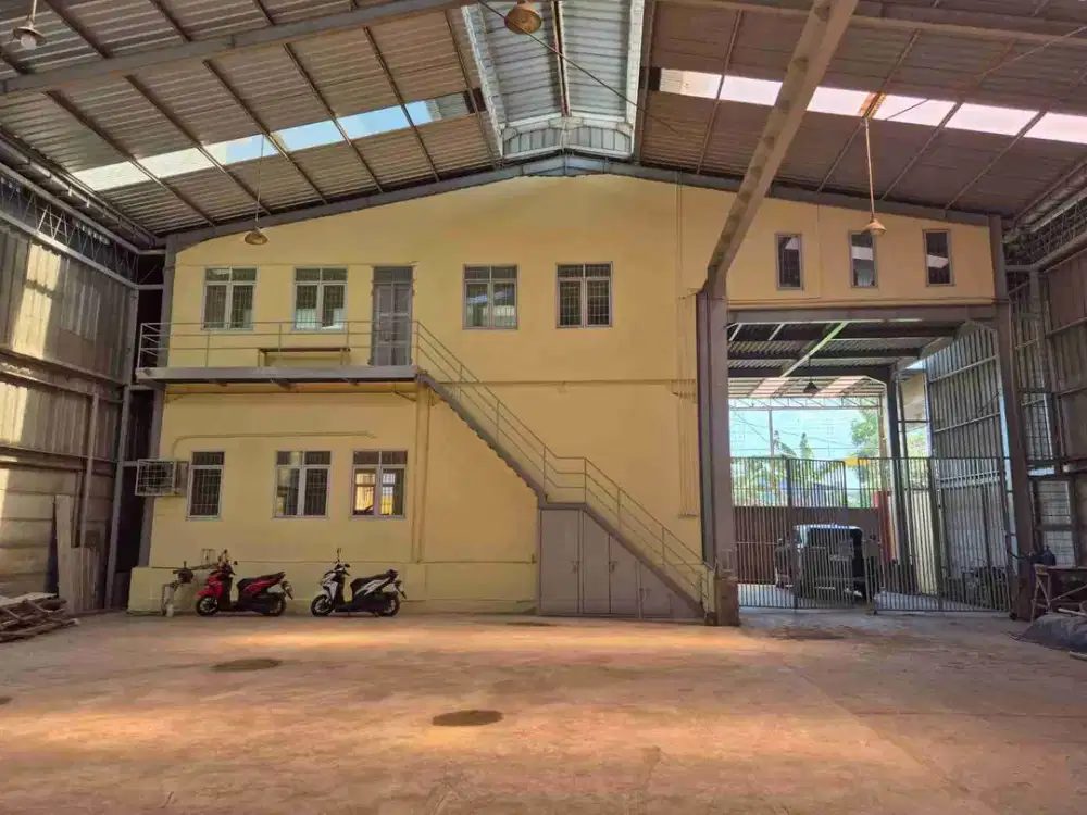 Disewakan Cepat Gudang Luas 800 M2 Ada Kantor di Kavling DPR  Cipondoh Tangerang