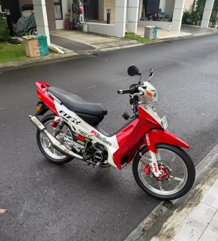 Yamaha F1ZR MARLBORO
