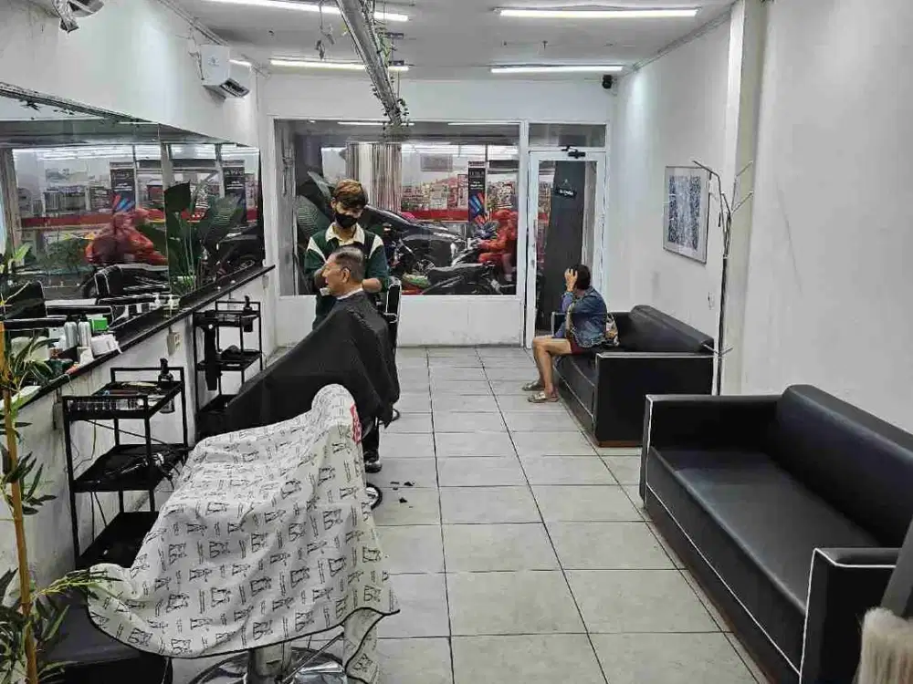 RUKO SIAP HUNI 3 LANTAI PADEMANGAN