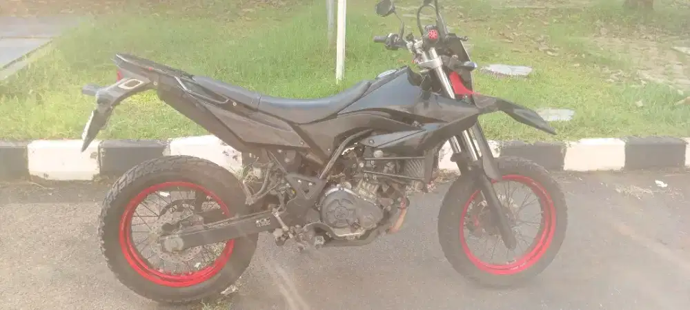 Motor trail WR 155R 2023