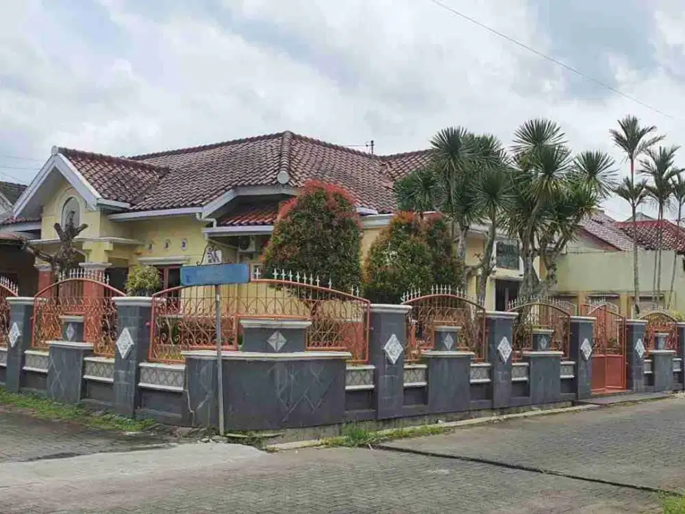 Rumah hook perum Puri Hijau dekat taman Andhang Pangrenan Purwokerto