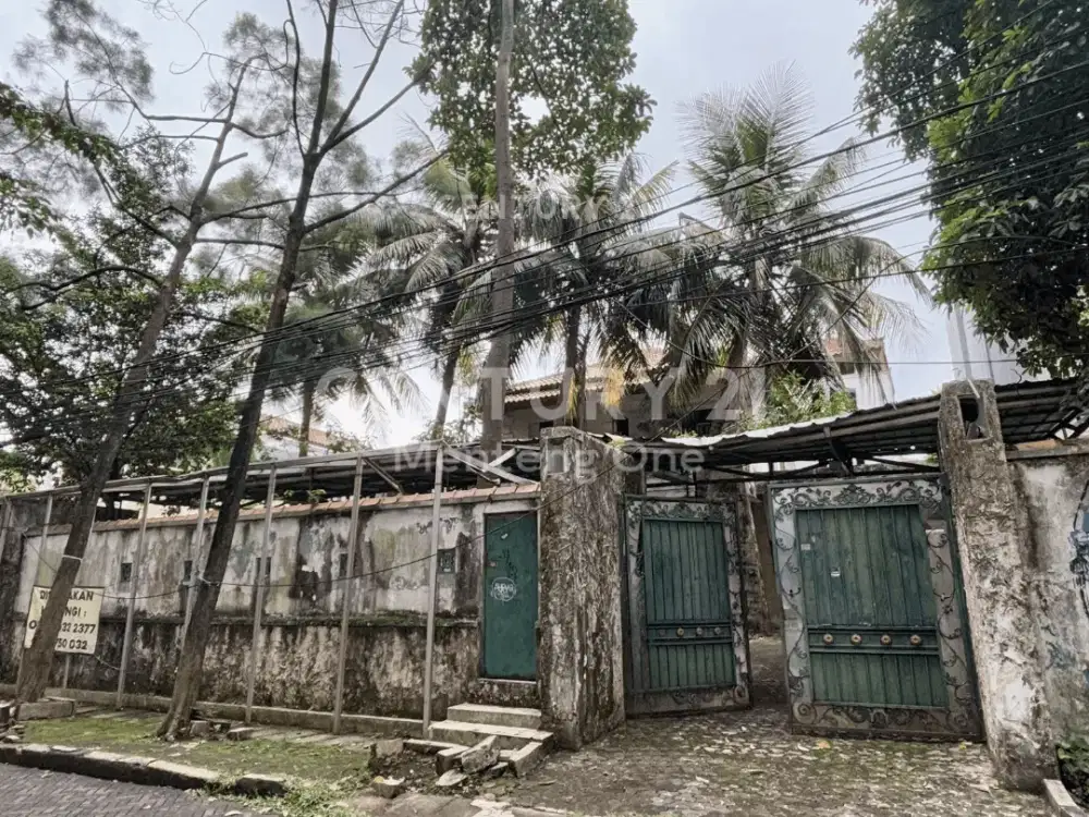 Rumah Hitung Tanah Lokasi Premium Depan Taman Proklamasi