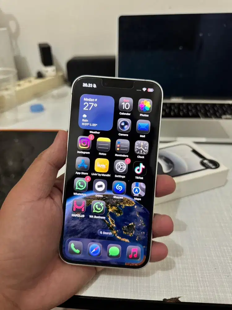 IPHONE 16e 128gb IBOX GARANSI AGUSTUS 2026