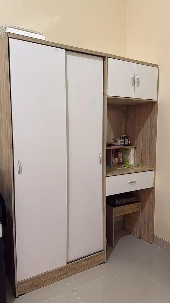 Lemari Pakaian + Meja Rias