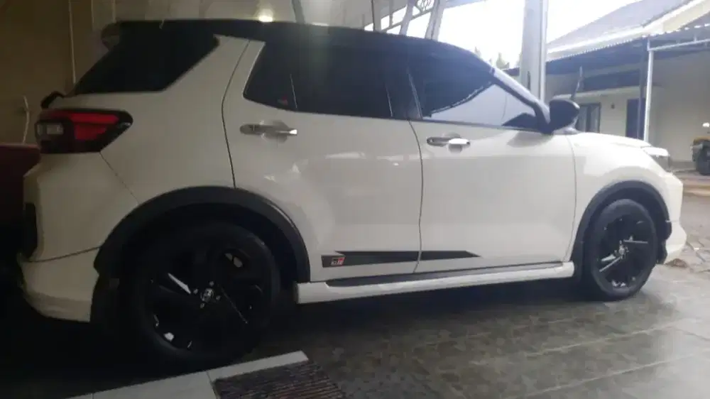 Jual Toyota Raize 1.0 GR Sport Two Tone Tahun 2023