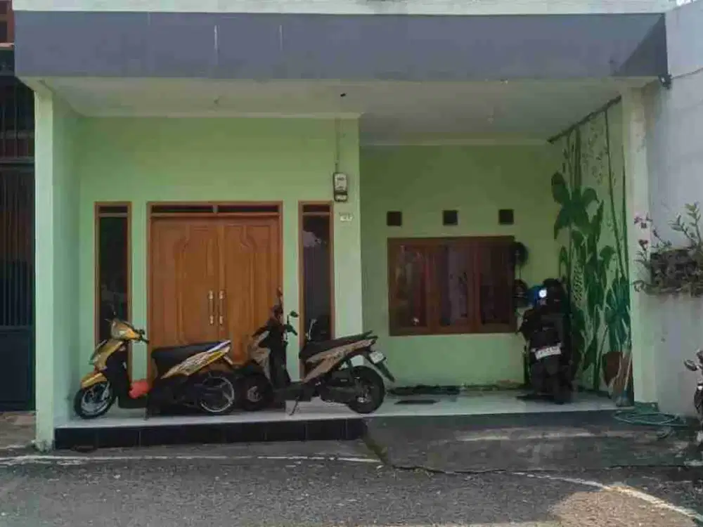 rumah 2 lantai siap huni dekat fasum di cisaranten Arcamanik Bandung