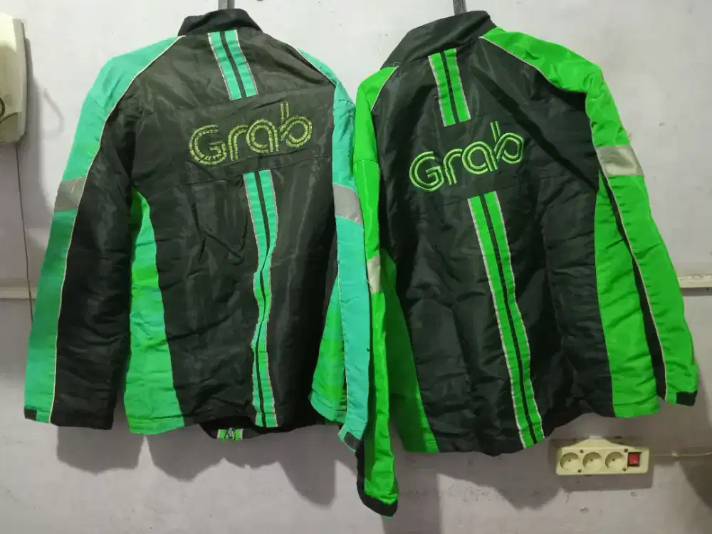 Dijual jaker Grab lama bekas layak pakai 2 buah