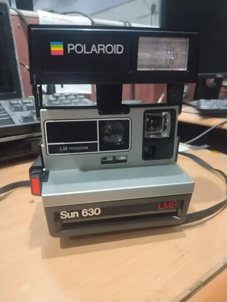 Kamera jadul Polaroid SUN 630