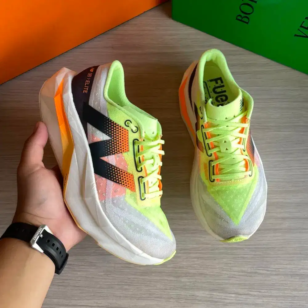New Balance FuelCell SuperComp Elite v4 sepatu running original 38