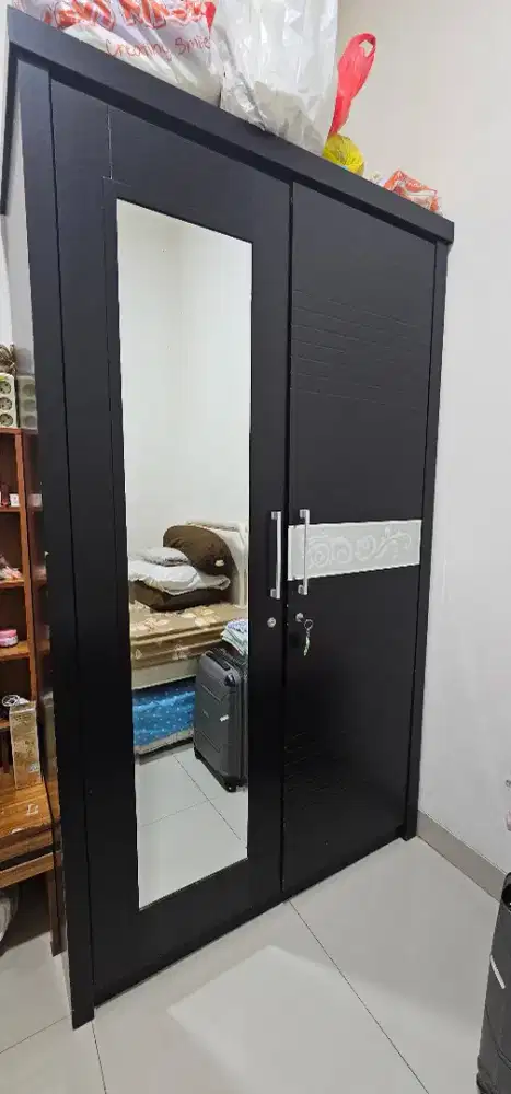 Lemari Pakaian 2 pintu