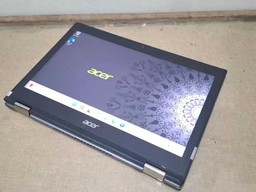 Acer Spin SP513 core i3 touchscreen lipat /selengkapnya baca deskripsi