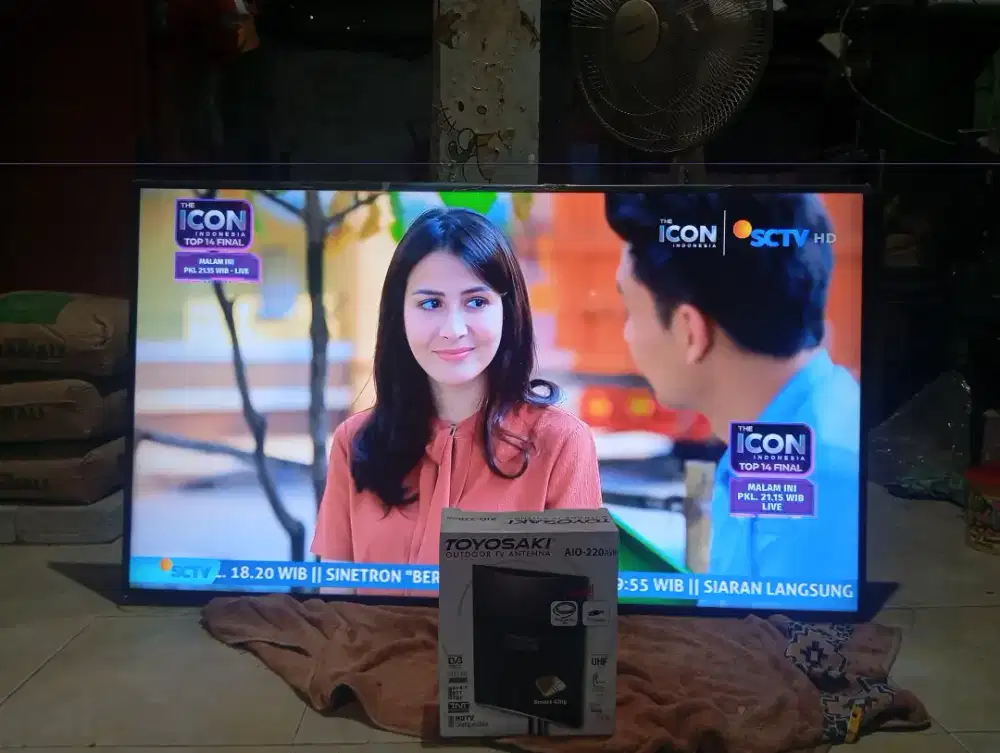 Samsung smart TV 55 inc kondisi mulus normal