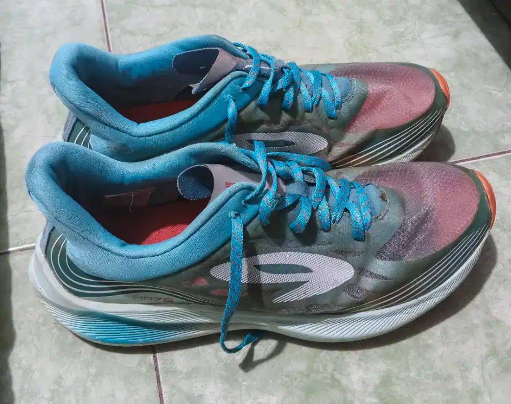Sepatu Running Nineten Istimewa
