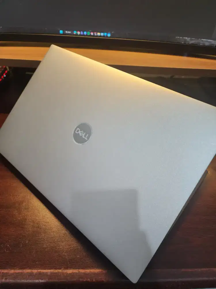 Dell Precision 5570 - Laptop Profesional Desain