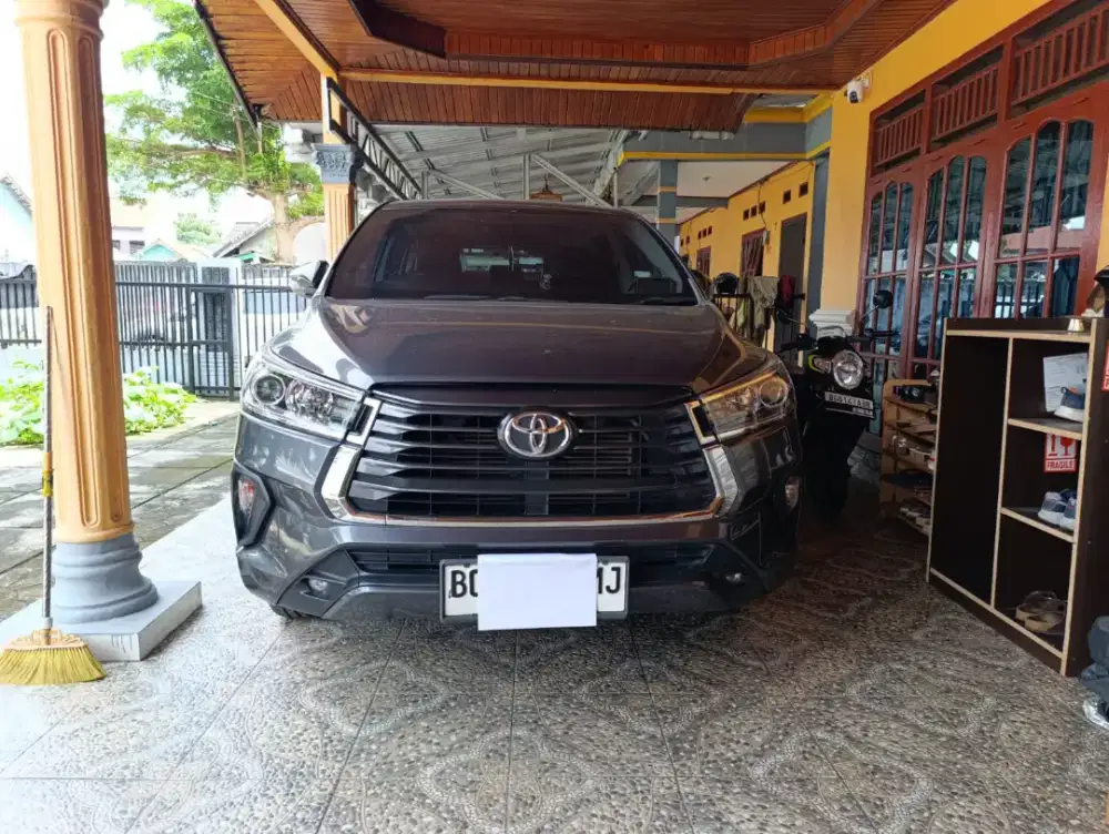 Kijang Innova 2.4 V Diesel/Solar Manual M/T 2020 Abu Abu Metalik