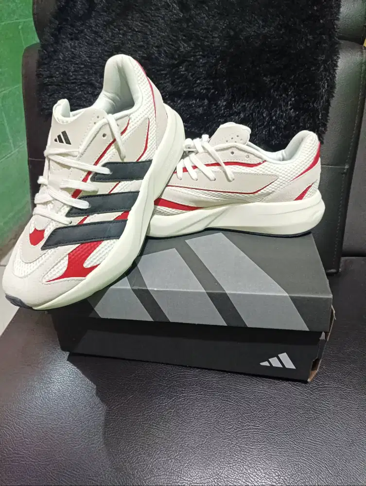 Adidas Light Strike Running Size 43 1/2