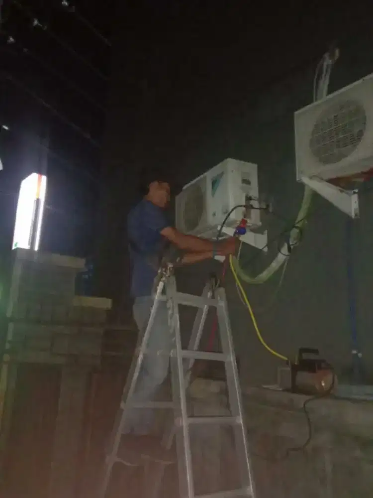 jasa servis ac kulkas frezer showcase mesin cuci dan bongkar pasang ac