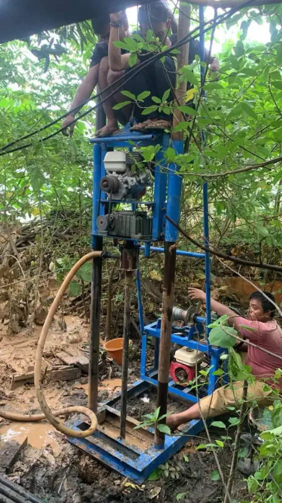 Tukang sumur bor air