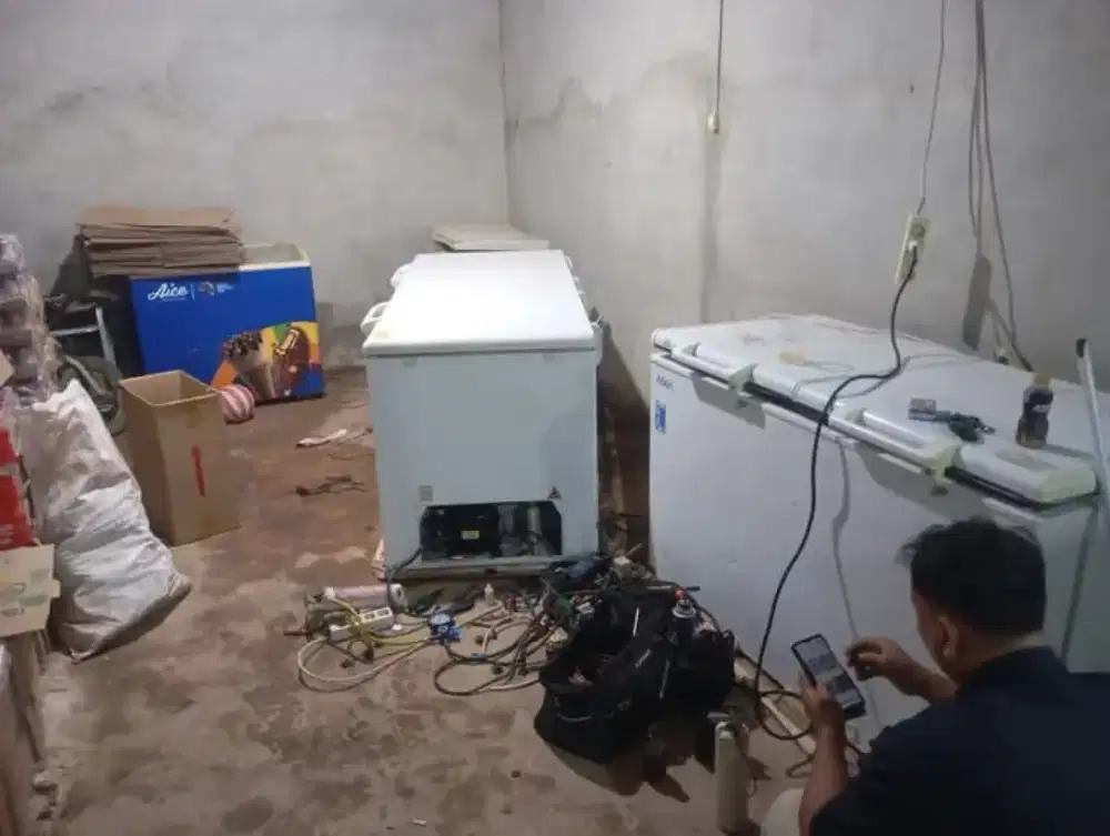 jasa servis ac kulkas frezer showcase mesin cuci dan bongkar pasang ac